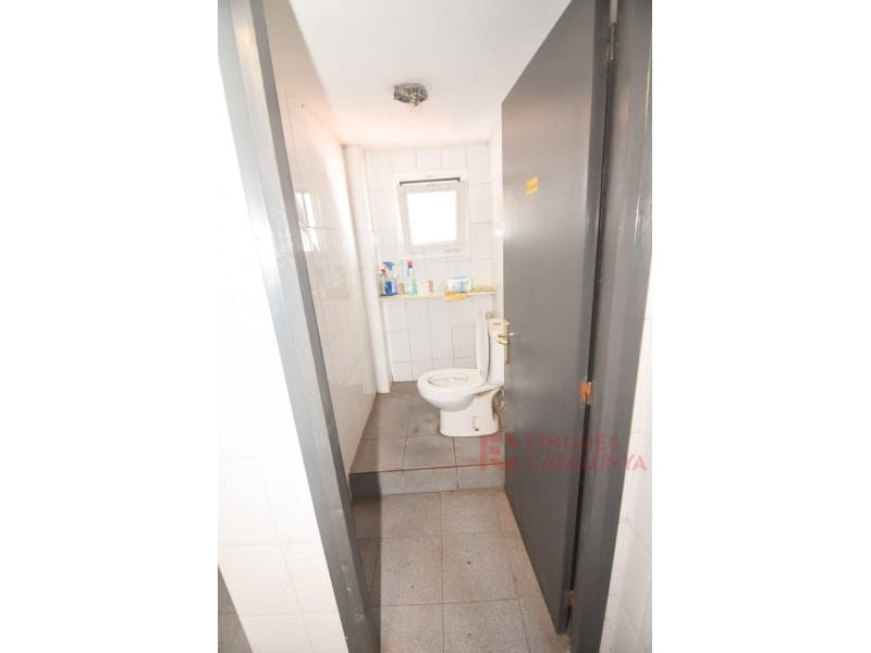 Commercieel te koop in Bescano - € 675.000 (Ref: 9433552)