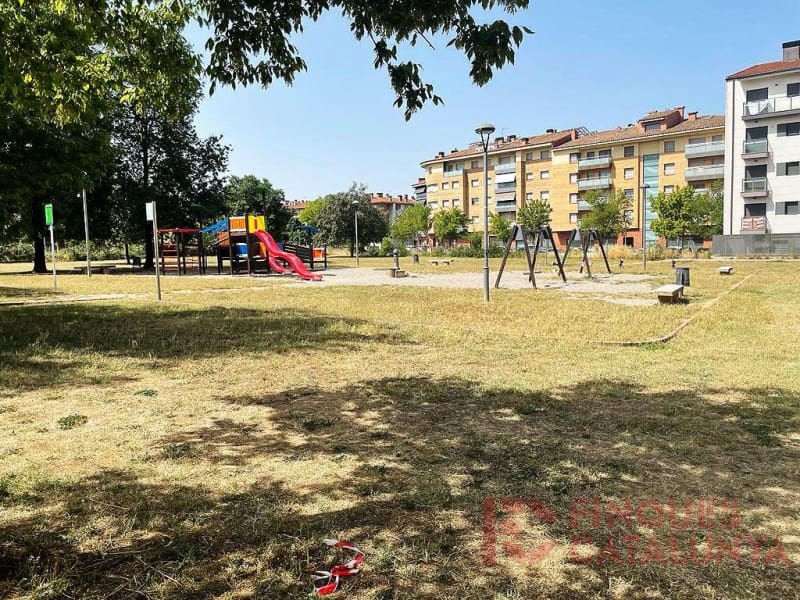 3 bedroom Apartment for sale in Girona city - € 367,000 (Ref: 9433553)