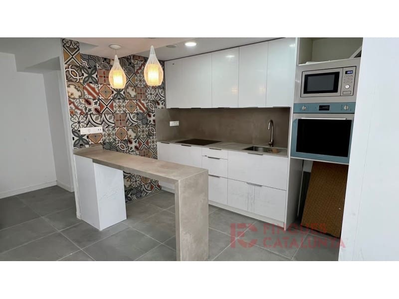 3 bedroom Apartment for sale in Girona city with garage - € 398,000 (Ref: 9433556)