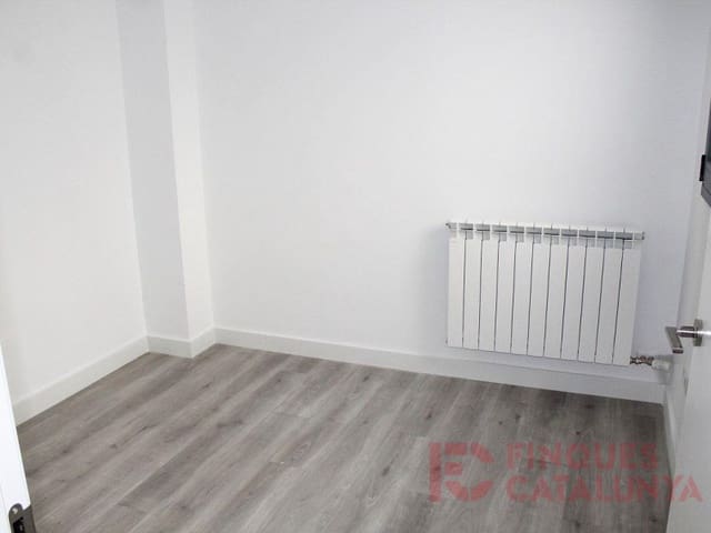 2 soveværelse Lejlighed til salg i Girona by med garage - € 380.000 (Ref: 9433557)