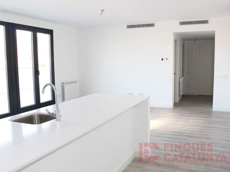 2 soveværelse Lejlighed til salg i Girona by med garage - € 380.000 (Ref: 9433557)