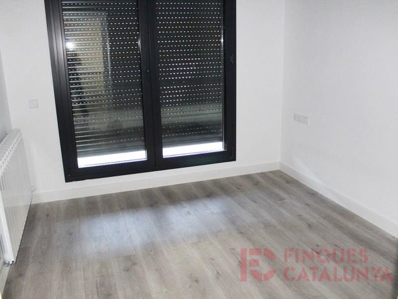 2 soveværelse Lejlighed til salg i Girona by med garage - € 380.000 (Ref: 9433557)