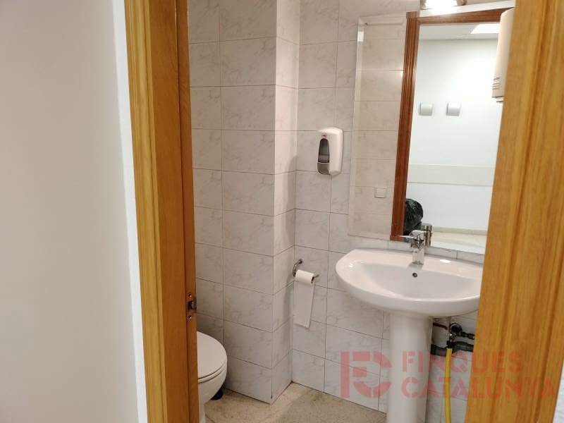 Comercial para venda em Girona cidade - 160 000 € (Ref: 9433558)