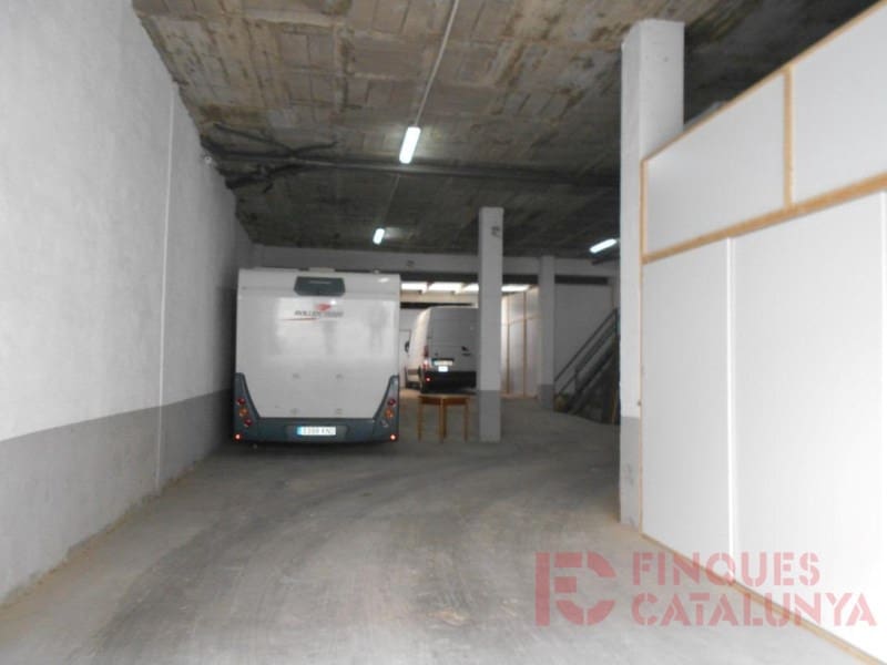 Commercieel te koop in Salt met garage - € 138.000 (Ref: 9433559)