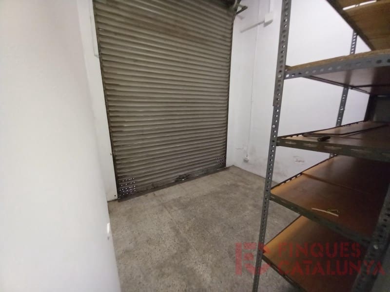 Commercial for sale in Girona city with garage - € 150,000 (Ref: 9433560)