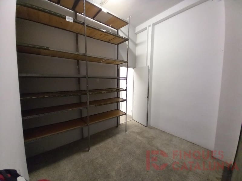Commercial for sale in Girona city with garage - € 150,000 (Ref: 9433560)