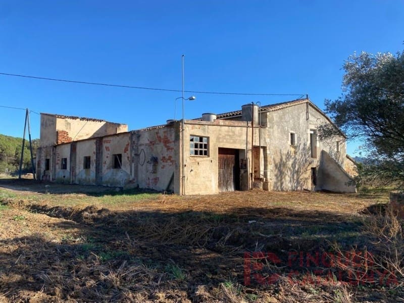 5 makuuhuone Maalaistalo myytävänä paikassa Cassa de la Selva mukana 
autotalli - 2 000 000 € (Ref: 9433561)