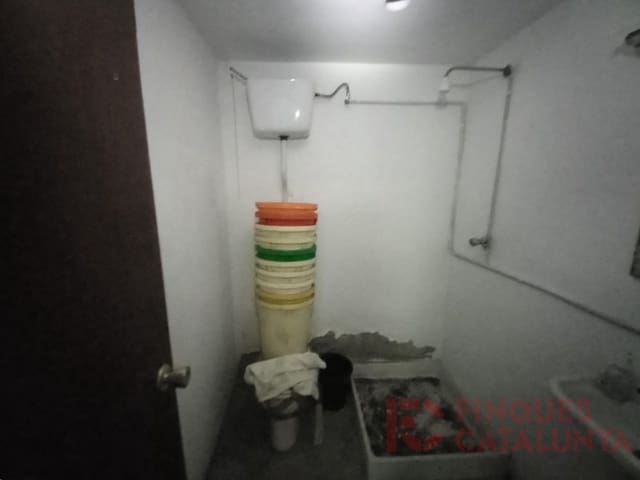 Comercial para venda em Girona cidade - 85 000 € (Ref: 9433562)