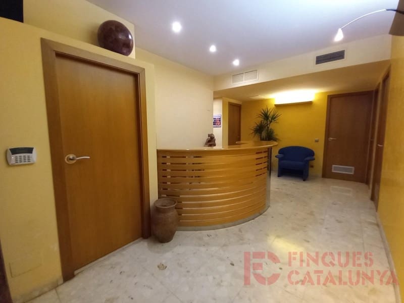 3 bedroom Flat for sale in Girona city with garage - € 440,000 (Ref: 9433563)