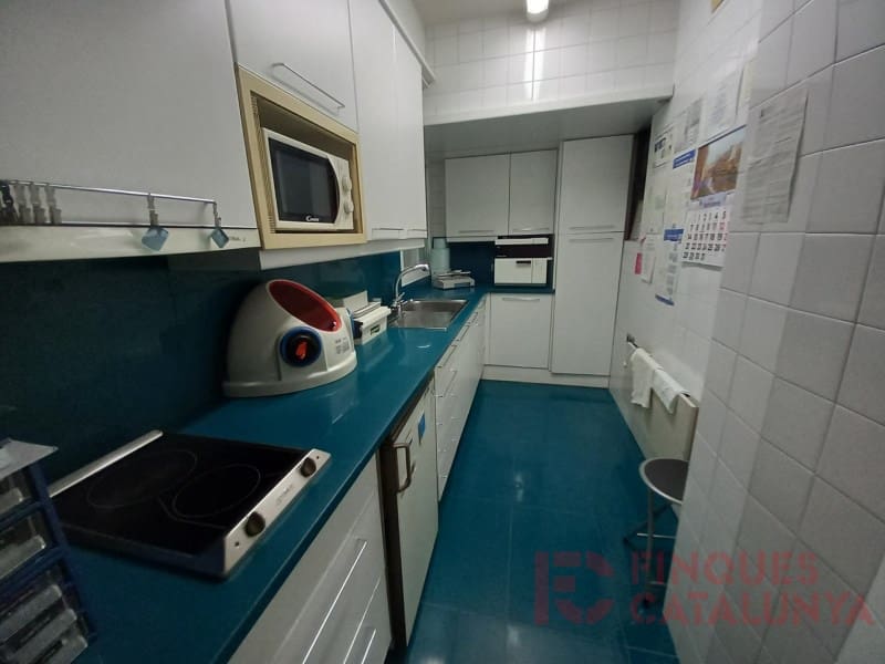 3 bedroom Flat for sale in Girona city with garage - € 440,000 (Ref: 9433563)