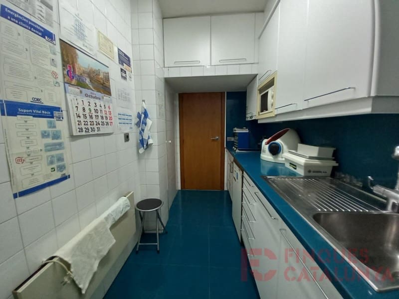 3 bedroom Flat for sale in Girona city with garage - € 440,000 (Ref: 9433563)