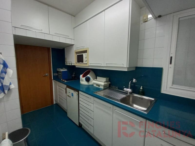 3 bedroom Flat for sale in Girona city with garage - € 440,000 (Ref: 9433563)