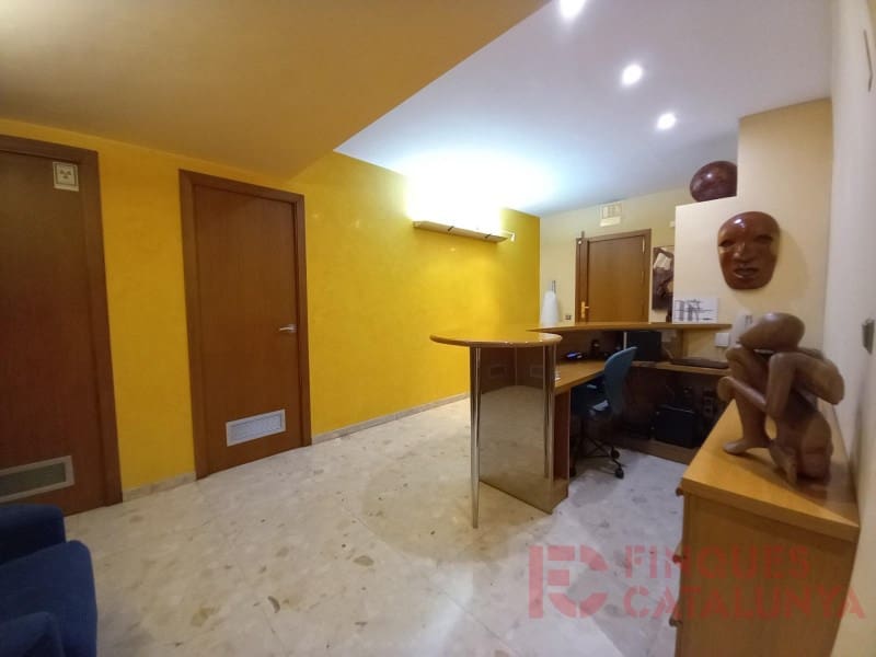 3 bedroom Flat for sale in Girona city with garage - € 440,000 (Ref: 9433563)