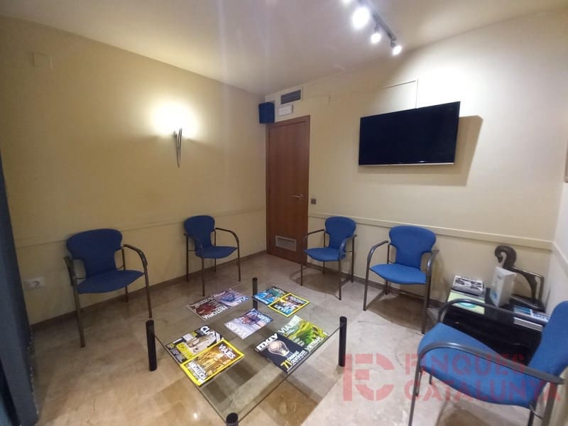 3 bedroom Flat for sale in Girona city with garage - € 440,000 (Ref: 9433563)