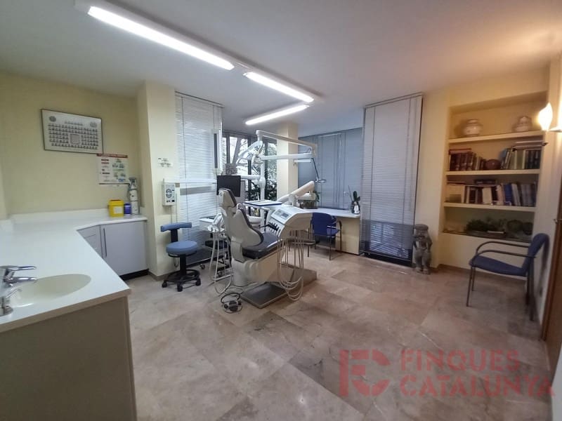 3 bedroom Flat for sale in Girona city with garage - € 440,000 (Ref: 9433563)