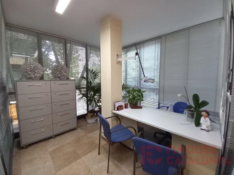 3 bedroom Flat for sale in Girona city with garage - € 440,000 (Ref: 9433563)