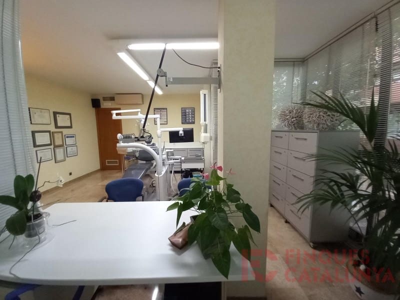 3 bedroom Flat for sale in Girona city with garage - € 440,000 (Ref: 9433563)