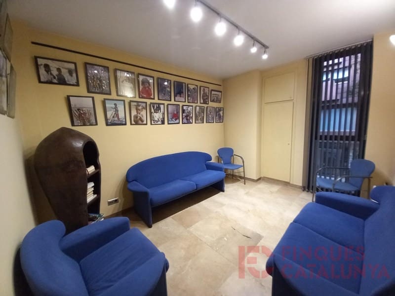 3 bedroom Flat for sale in Girona city with garage - € 440,000 (Ref: 9433563)
