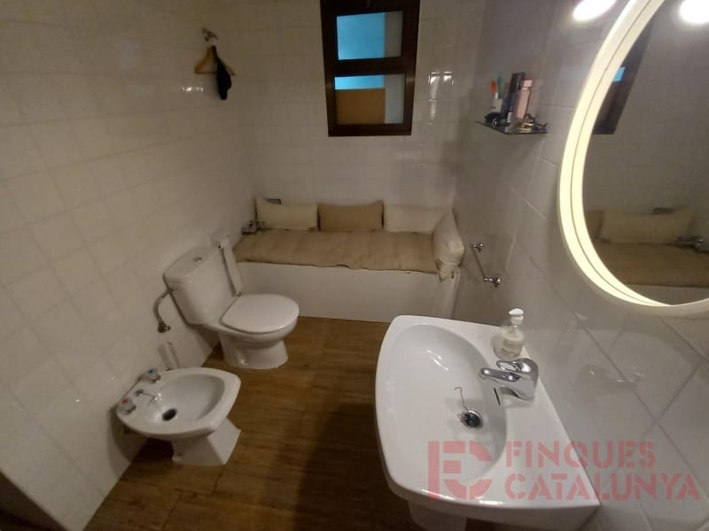 3 bedroom Flat for sale in Girona city with garage - € 440,000 (Ref: 9433563)