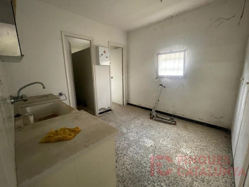 Commercial for rent in Riudellots de la Selva - € 4,000 (Ref: 9433564)