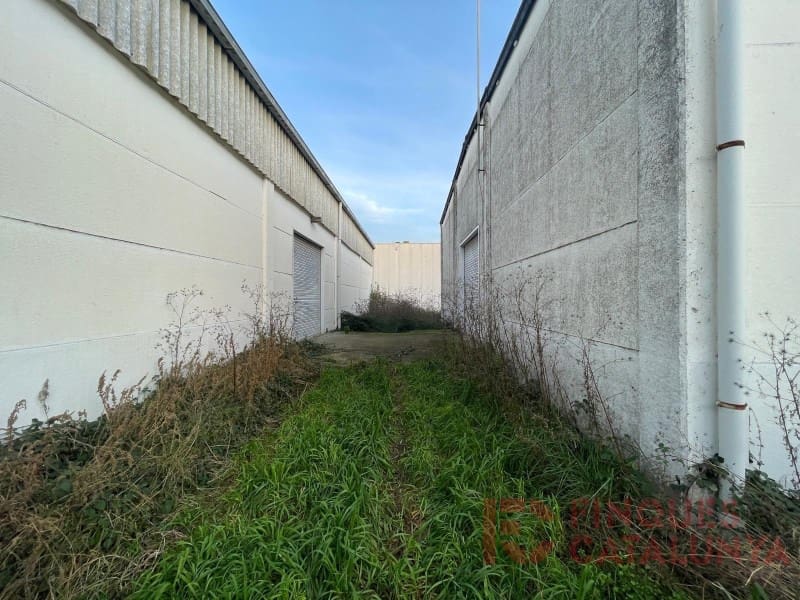 Commercial for rent in Riudellots de la Selva - € 4,000 (Ref: 9433564)