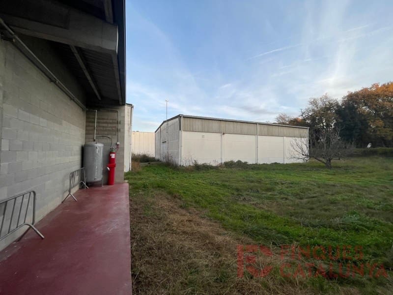 Commercial for rent in Riudellots de la Selva - € 4,000 (Ref: 9433564)