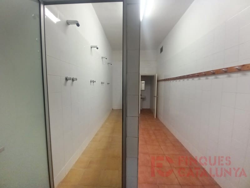 Commercieel te koop in Salt - € 200.000 (Ref: 9433566)