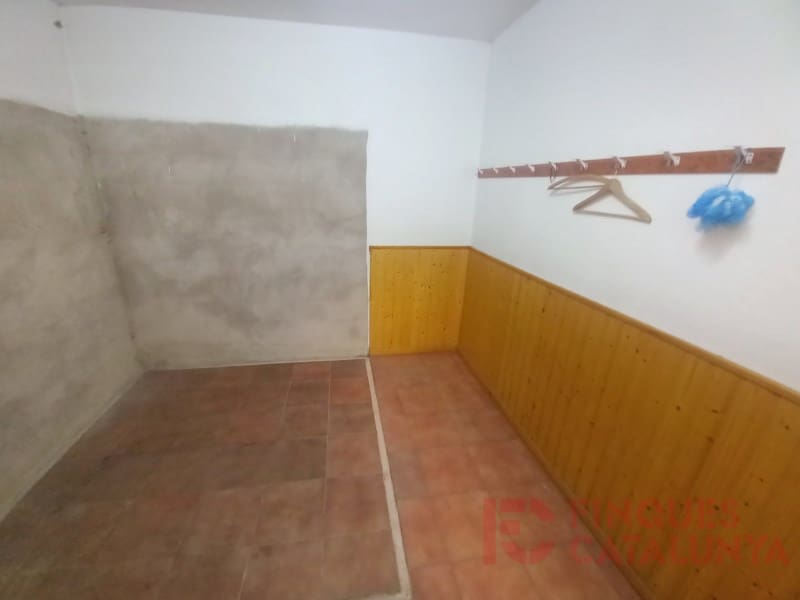 Commercieel te koop in Salt - € 200.000 (Ref: 9433566)