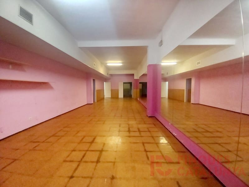 Commercieel te koop in Salt - € 200.000 (Ref: 9433566)