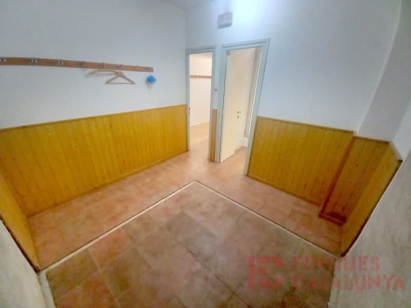 Commercieel te koop in Salt - € 200.000 (Ref: 9433566)