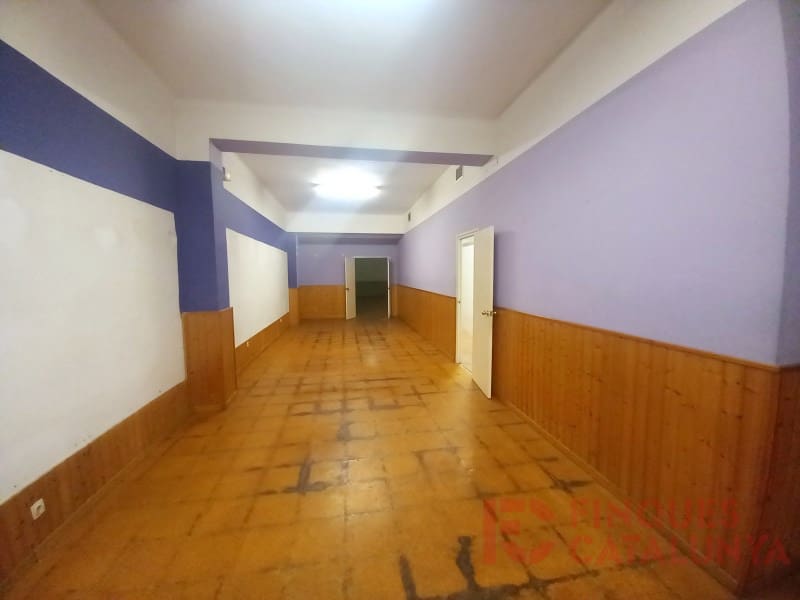 Commercieel te koop in Salt - € 200.000 (Ref: 9433566)