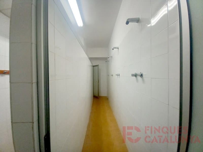 Commercieel te koop in Salt - € 200.000 (Ref: 9433566)