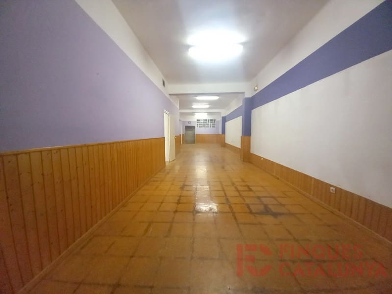 Commercieel te koop in Salt - € 200.000 (Ref: 9433566)