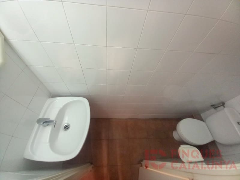 Commercieel te koop in Salt - € 200.000 (Ref: 9433566)