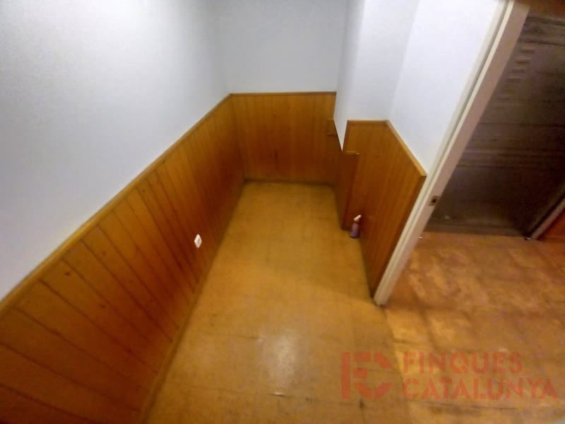 Commercieel te koop in Salt - € 200.000 (Ref: 9433566)