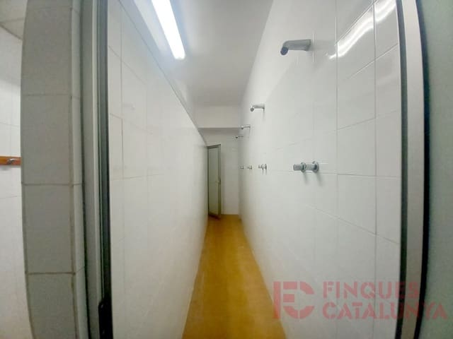 Kommersiell til salgs i Salt - € 200 000 (Ref: 9433566)