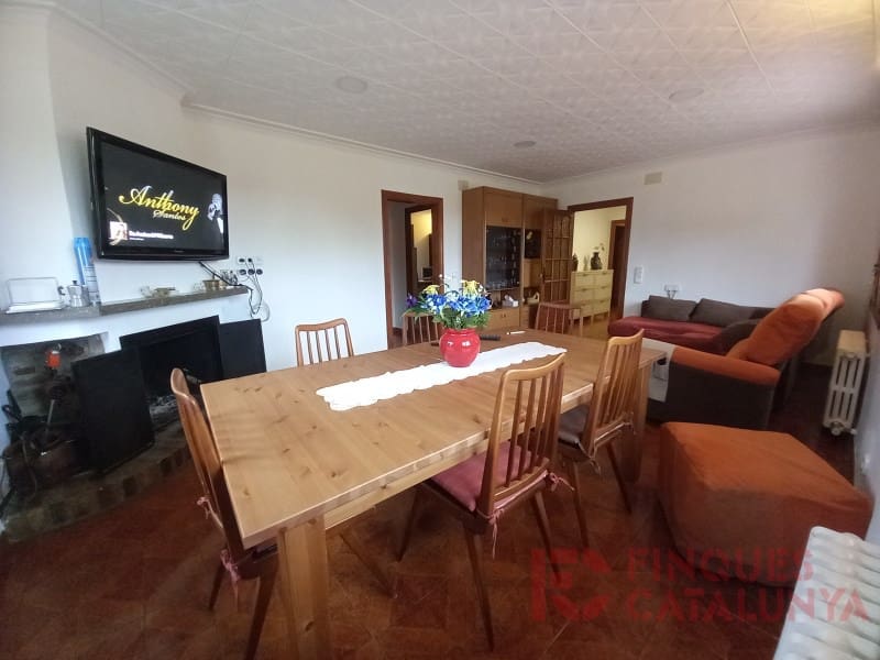 4 sypialnia Finka/Dom wiejski na sprzedaż w Llambilles z garażem - 642 950 € (Ref: 9433567)