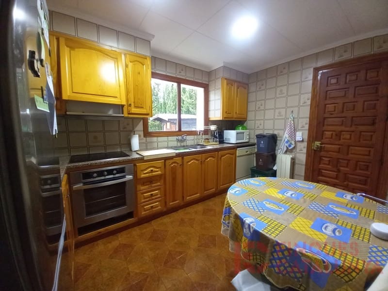 4 sypialnia Finka/Dom wiejski na sprzedaż w Llambilles z garażem - 642 950 € (Ref: 9433567)