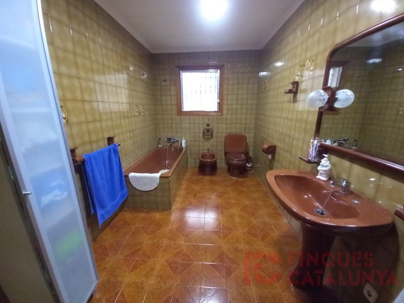 4 sypialnia Finka/Dom wiejski na sprzedaż w Llambilles z garażem - 642 950 € (Ref: 9433567)