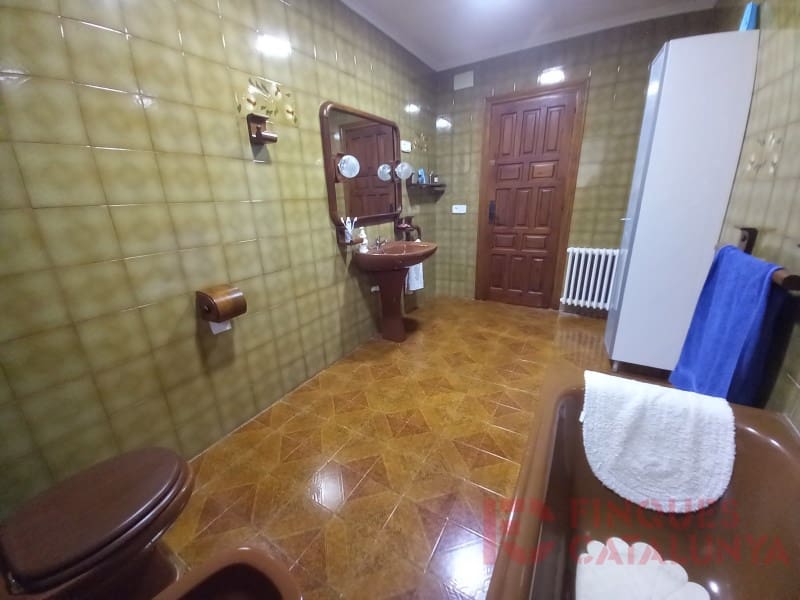 4 sypialnia Finka/Dom wiejski na sprzedaż w Llambilles z garażem - 642 950 € (Ref: 9433567)