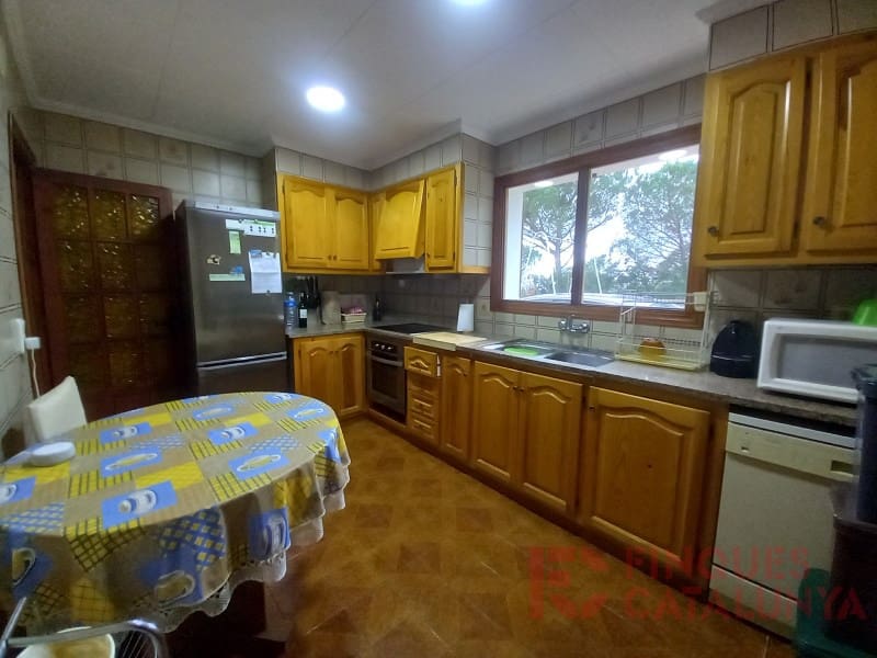 4 sypialnia Finka/Dom wiejski na sprzedaż w Llambilles z garażem - 642 950 € (Ref: 9433567)