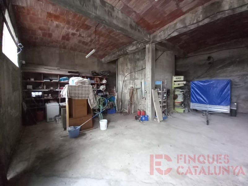 4 sypialnia Finka/Dom wiejski na sprzedaż w Llambilles z garażem - 642 950 € (Ref: 9433567)