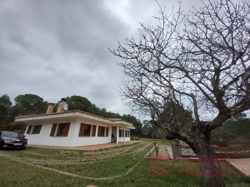 4 sypialnia Finka/Dom wiejski na sprzedaż w Llambilles z garażem - 642 950 € (Ref: 9433567)