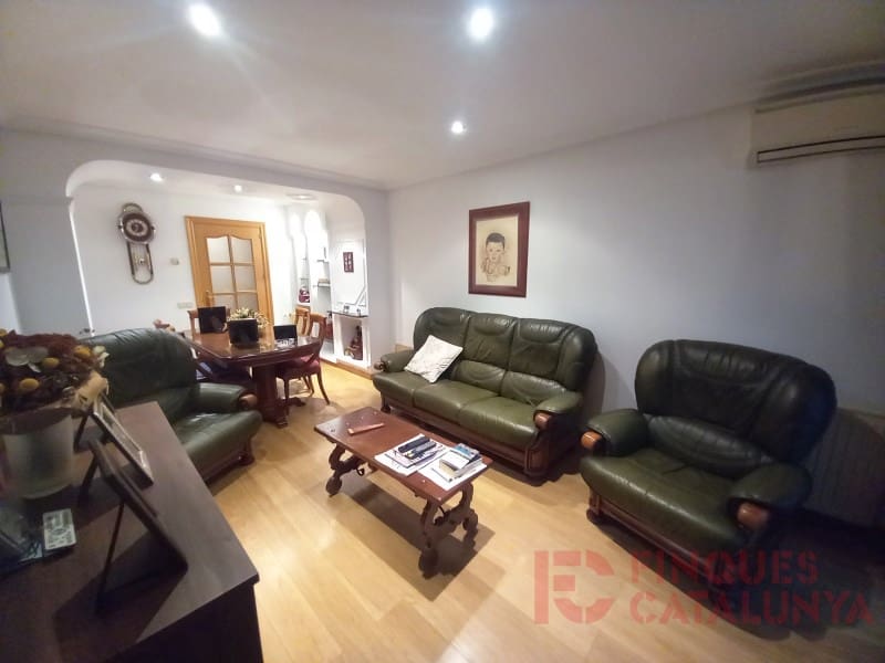 4 bedroom Flat for sale in Girona city - € 374,000 (Ref: 9433568)