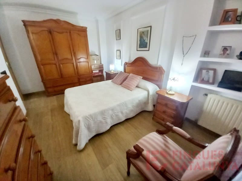 4 bedroom Flat for sale in Girona city - € 374,000 (Ref: 9433568)