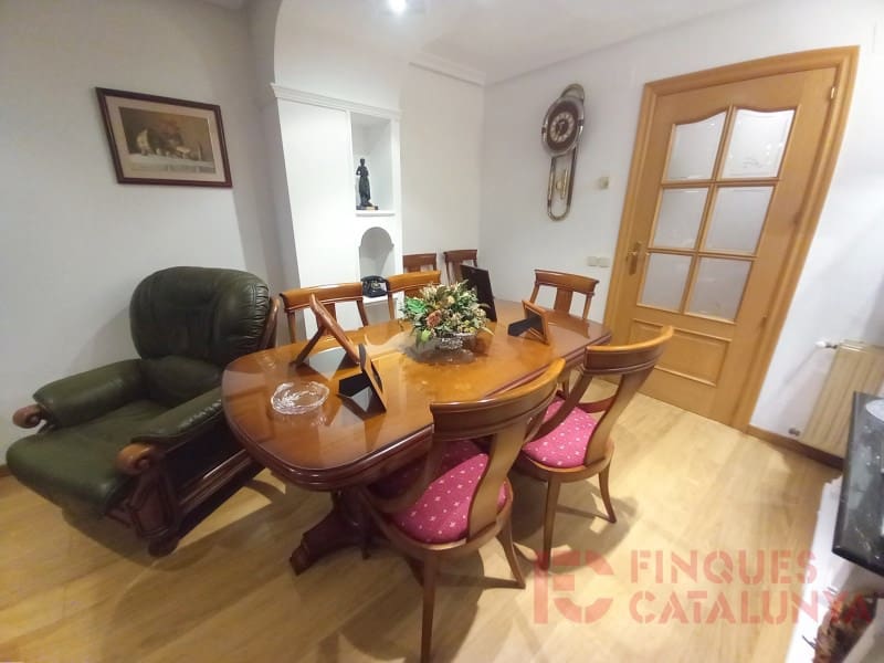 4 bedroom Flat for sale in Girona city - € 374,000 (Ref: 9433568)