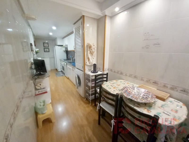 4 bedroom Flat for sale in Girona city - € 374,000 (Ref: 9433568)