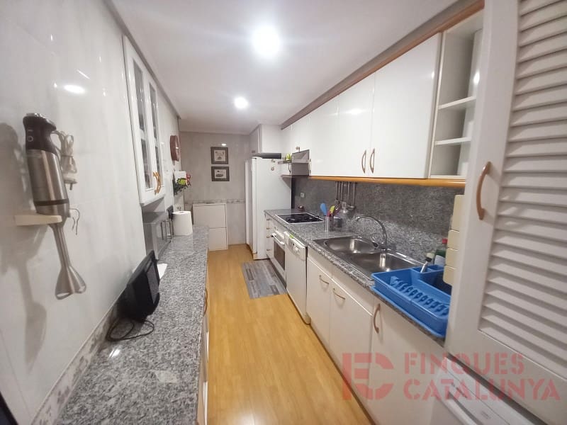 4 bedroom Flat for sale in Girona city - € 374,000 (Ref: 9433568)