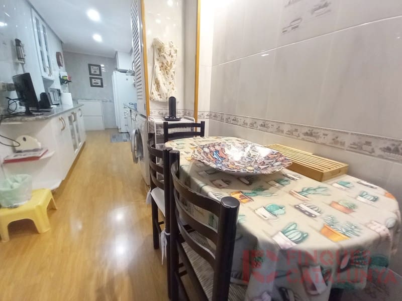 4 bedroom Flat for sale in Girona city - € 374,000 (Ref: 9433568)