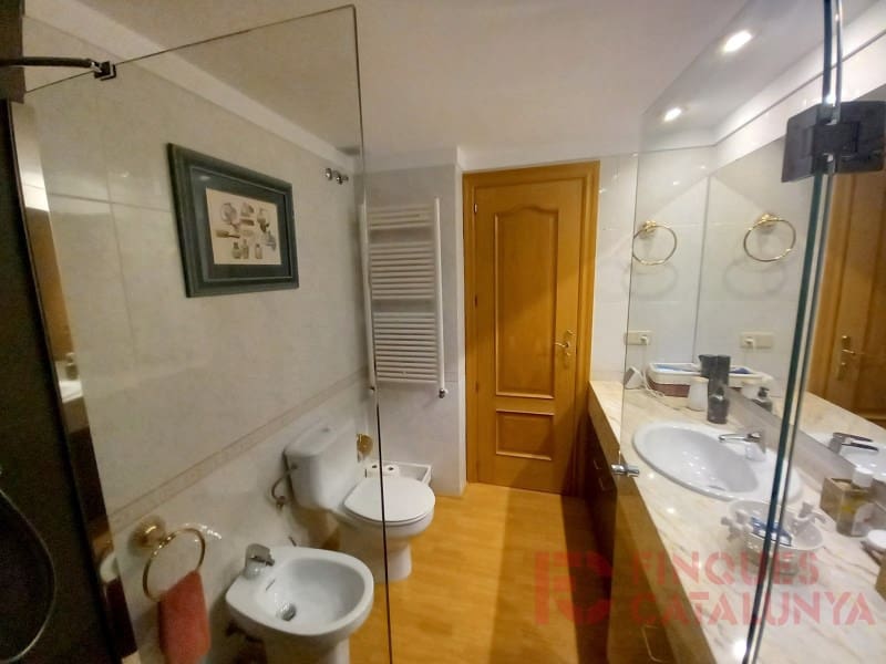 4 bedroom Flat for sale in Girona city - € 374,000 (Ref: 9433568)